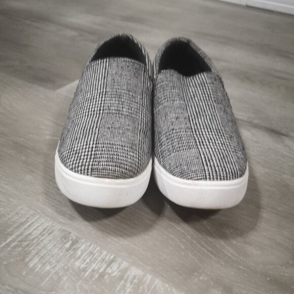 Soda Ladies Size 7 Black & White Plaid Slip On Sneakers - Picture 5 of 9